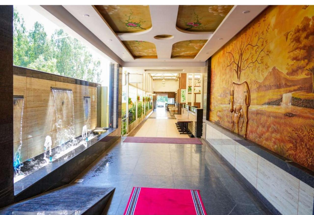 Sri Krishna Inn - Kempegowda Airport Bangalore Devanahalli Eksteriør billede