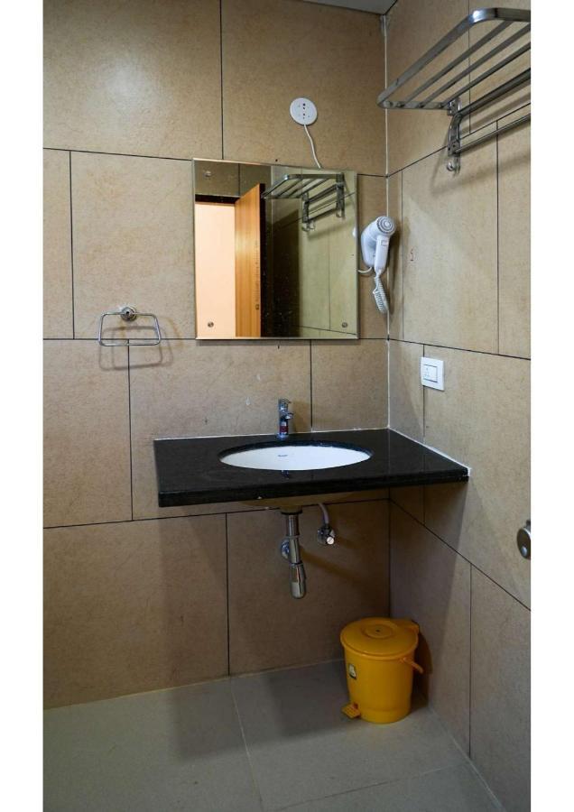 Sri Krishna Inn - Kempegowda Airport Bangalore Devanahalli Eksteriør billede