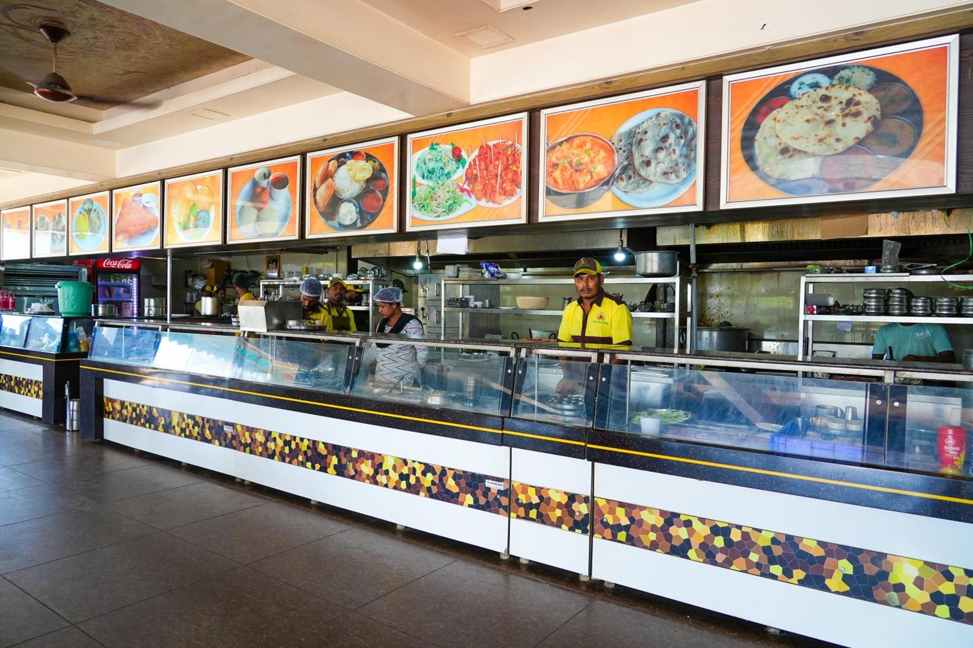 Sri Krishna Inn - Kempegowda Airport Bangalore Devanahalli Eksteriør billede