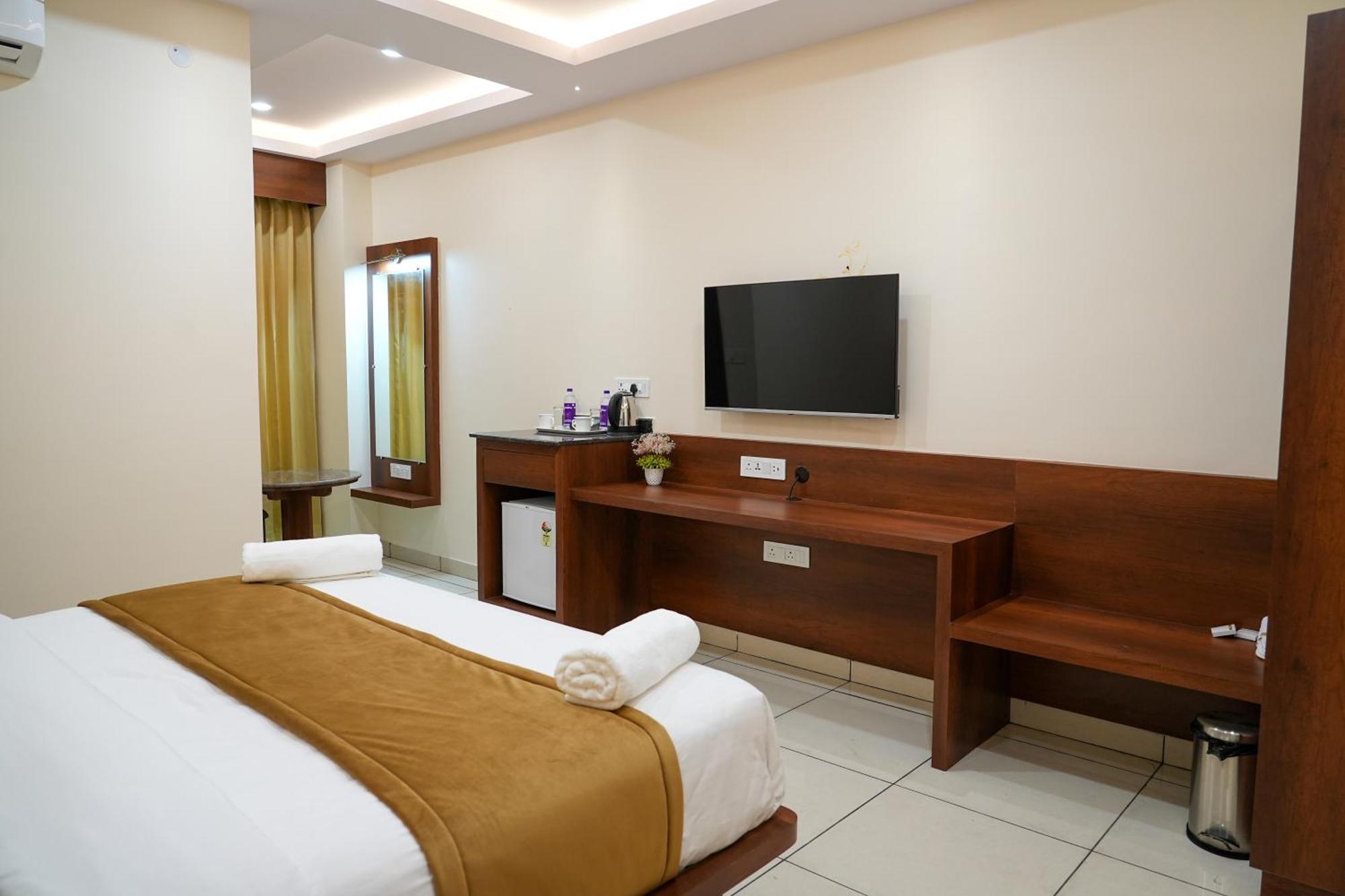 Sri Krishna Inn - Kempegowda Airport Bangalore Devanahalli Eksteriør billede