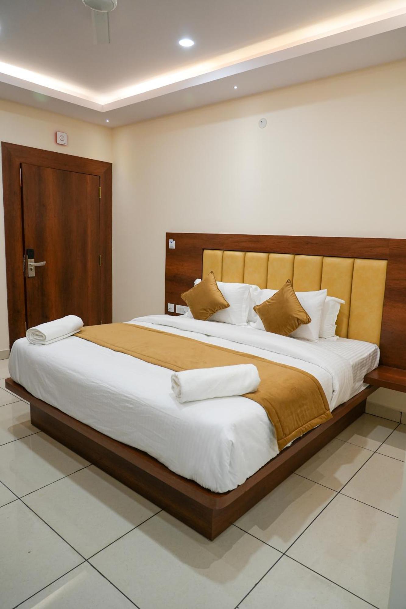 Sri Krishna Inn - Kempegowda Airport Bangalore Devanahalli Eksteriør billede